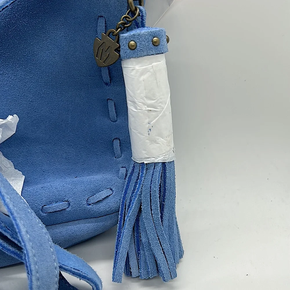 Minnetonka NWT Beautiful Light Blue Leather Crossbody Bag Purse 🌺🌺 - Picture 7 of 7